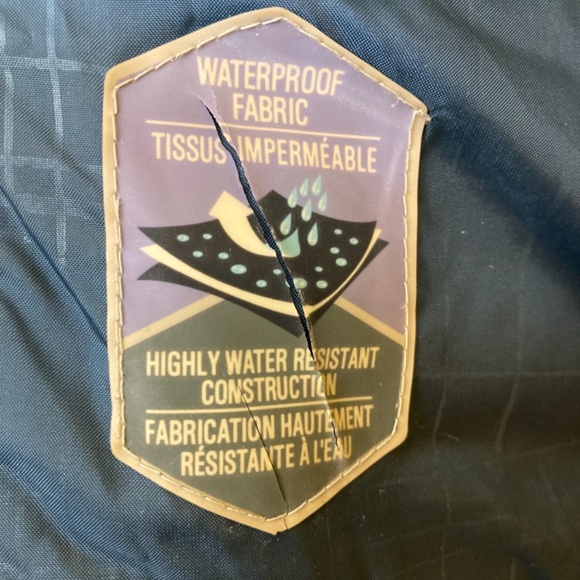 Women’s Medium Waterproof Columbia Jacket - Picture 2 of 5